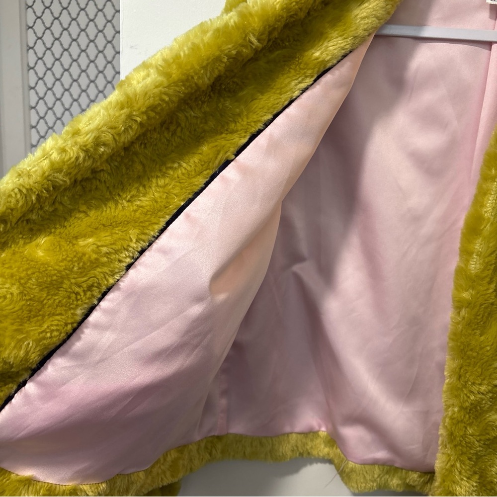 Lemonade On The Lawn Faux Fur Shawl Jacket Coat Electric Green Pink Lined Sz 10 - Picture 4 of 5